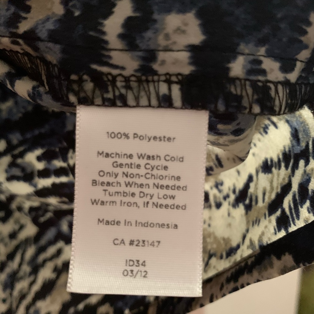 Talbots printed blouse - Picture 4 of 6